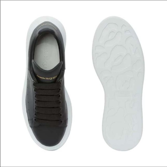 Alexander McQueen - Picture 2 of 6